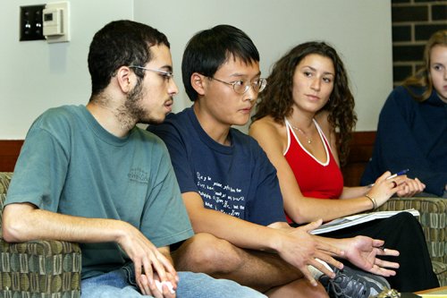Students discuss Israeli-Palestinian relations during a house
course. Photo by University Photography