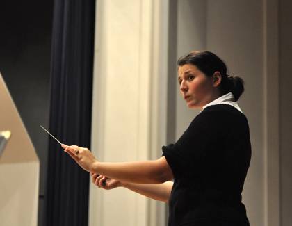 Verena Mösenbichler-Bryant conducts the Duke University Wind Symphony. Photo courtesy of Verena Mosenbichler-Bryant.