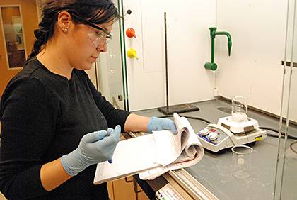 Jessie Ehrisman pays $975 to take Duke’s organic chemistry class through the Special Duke Employee Tuition Rate. Photo by Marsha A. Green.