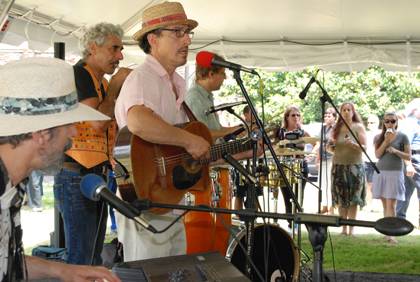 Last year, employees enjoyed live music from Saludos Compay during the