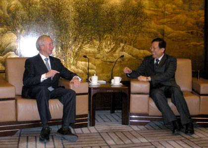 Duke President Richard H. Brodhead meets with China's Vice Minister of Education Hao Ping. Photo by Laura Brinn