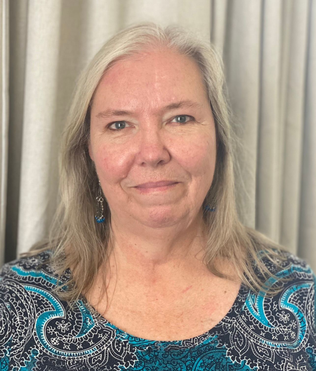 a head shot of Theresa Robertson