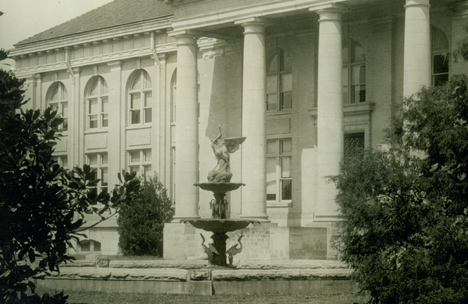 The East Campus fountain as seen in the 1920s. 