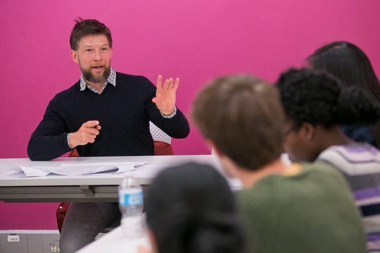 Law Professor Jed Purdy leads a discussion with students about the philosophy of Henry David Thoreau. Photo by Megan Mendenhall/Duke Photography