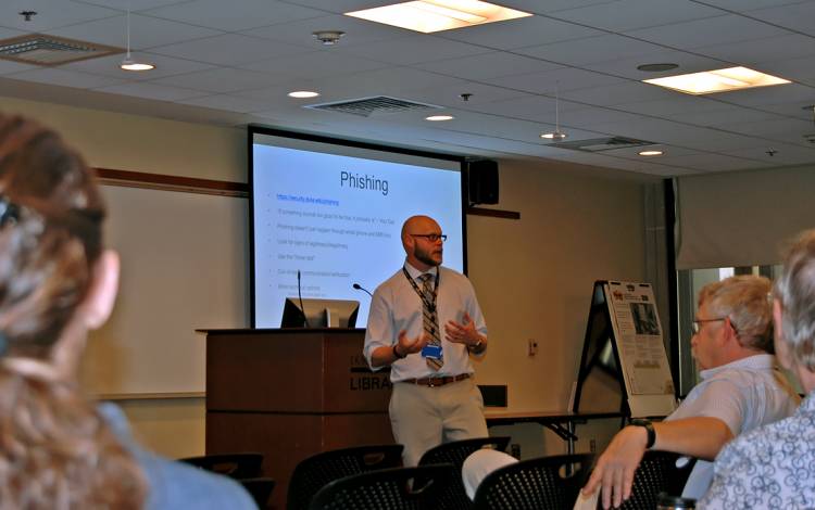Phillip Batton, a senior analyst with Duke’s IT Security Office, discusses online security during last week's Learn IT @ Lunch workshop.