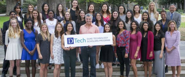 Eddy Cue with DTech students. Photo by Duke Photography