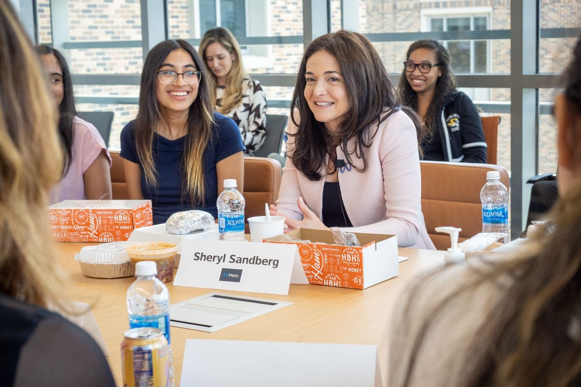 Sheryl Sandberg, former COO of Meta Platforms and founder of Leanin.org, meets with DTech and Goldberg Scholars in Duke Engineering’s Wilkinson Building.