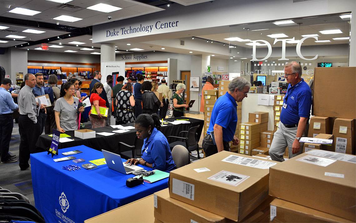 Duke University Stores Apple Sale is a perennially popular event for staff and faculty. Photo by Stephen Schramm.