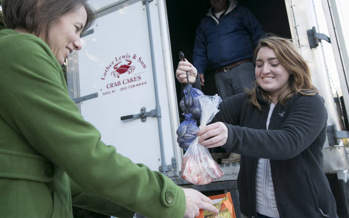 Community members attend a recent market event held at Sarah P. Duke Gardens. Photos by Jared Lazarus, Duke Photography.