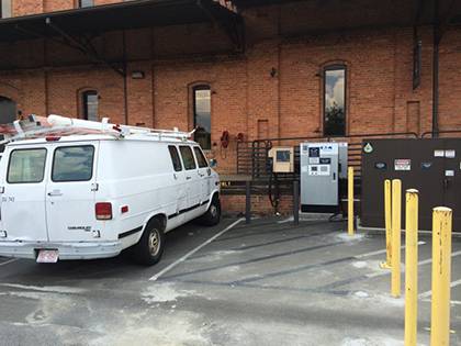 This parking spot and charging station is open to any Duke community member for use to charge their electric vehicle. The spot, located in the North Lot at Smith Warehouse, allows for one hour of free parking for those who charge their cars. Photo courte