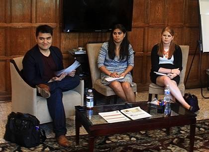 Jose Antonio Vargas talks with students at the Women's Center during his campus visit Monday. Photo: Amanda Peralta