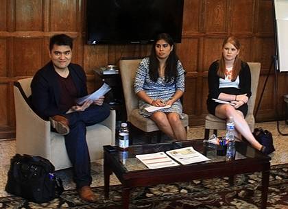 Jose Antonio Vargas talks with students at the Women's Center during his campus visit Monday.  Photo: Amanda Peralta