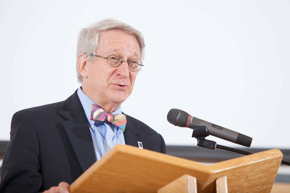 Durham Mayor Steve Schewel addresses the Jewish baccalaureate ceremony.