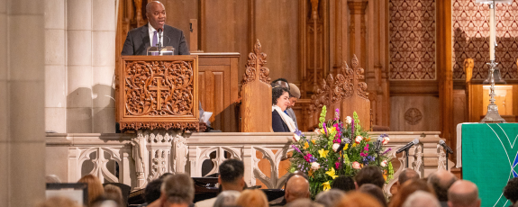 Judge Jerry Blackwell shares with a Duke Chapel audience his belief that Martin Luther King Jr.’s vision for America remains central to the national experience.