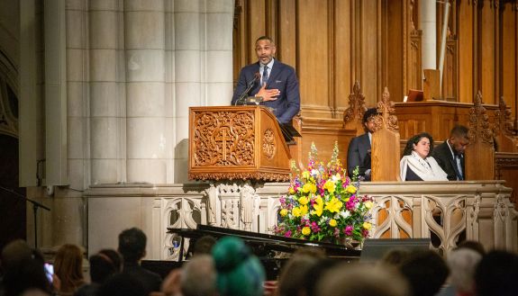 Grant Hill addresses the MLK Commemoration in Duke Chapel