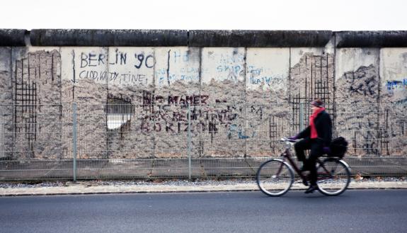 Dirk Philipsen: Fall of Berlin Wall Laid Bare Wounds Of War