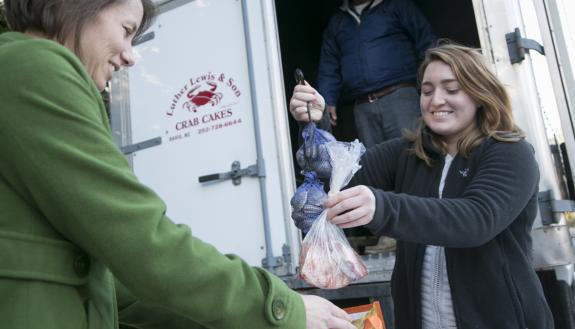 Community members attend a recent market event held at Sarah P. Duke Gardens. Photos by Jared Lazarus, Duke Photography.