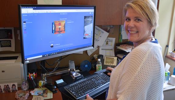 Jennifer Chamberlain listens to Pandora playlists like “Relaxation Radio” at work. Photo by Jonathan Black.