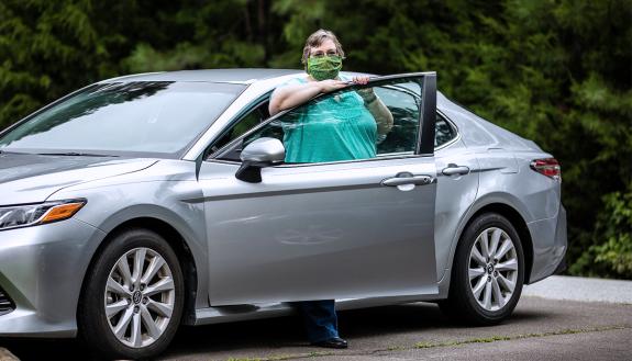 For six weeks after abdominal surgery last year, Shannon Robbins wasn’t able to drive. Being back behind the wheel is a special thrill. Photo by Alex Boerner.