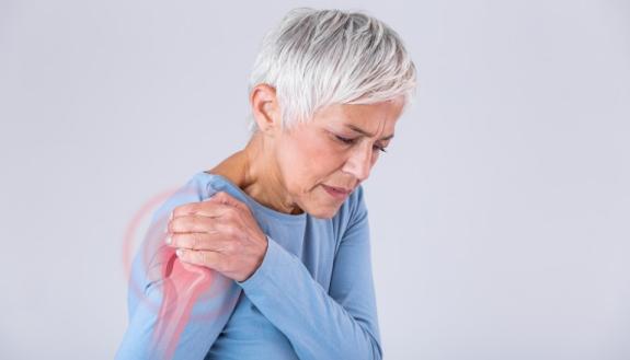 older woman with shoulder pain