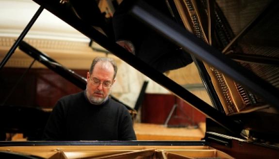 Garrick Ohlsson will perform at Duke on Friday, March 16, 2012. Photo by Kacper Kempel.