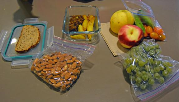 With so many weight loss fads, the one easy way to ensure a healthy diet is to focus on balance between food groups.