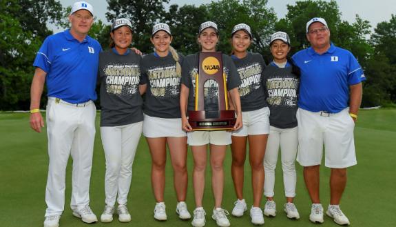 The Duke golf team with the 2019 NCAA championship trophy