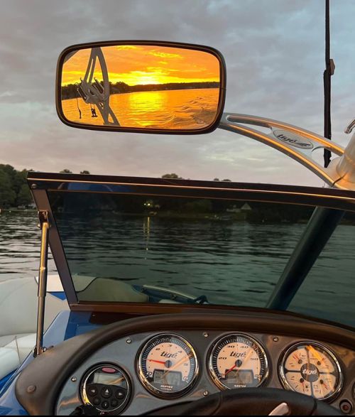 A sunset at the lake