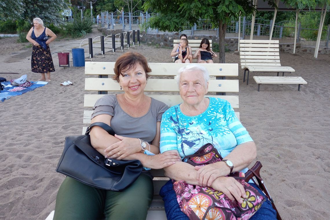 Inna Dergunova with her mother in Ukraine. Courtesy Inna Dergunova