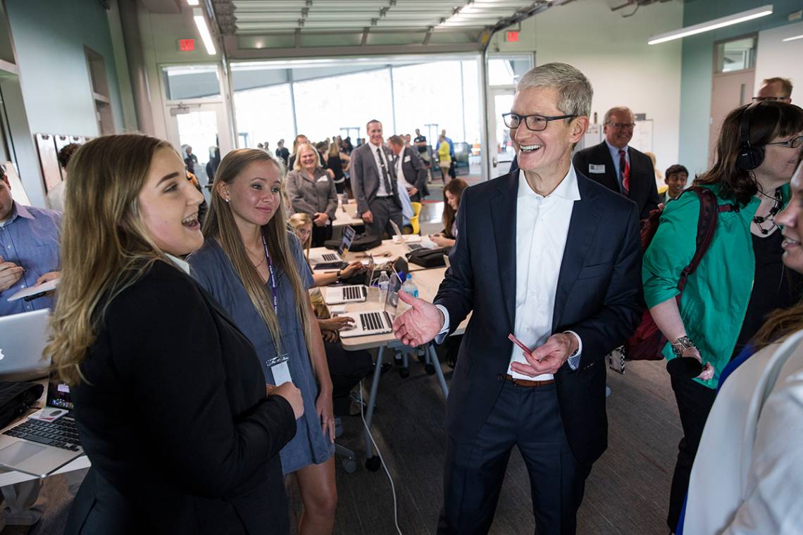 apple ceo tim cook to speak at duke commencement