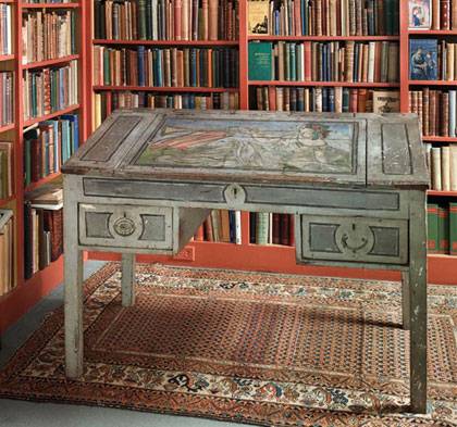 Virginia Woolf's writing desk, painted by her nephew Quentin Bell.